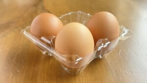卵は「とがった方を下」にして保存