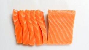 サーモンなら生で食べても安全なの？