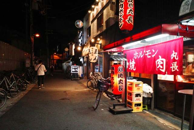 焼肉ホルモンは何回噛めば飲み込める？